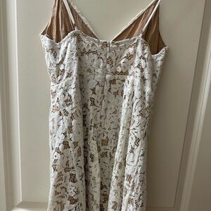 Lulus strap lace with tan underlining